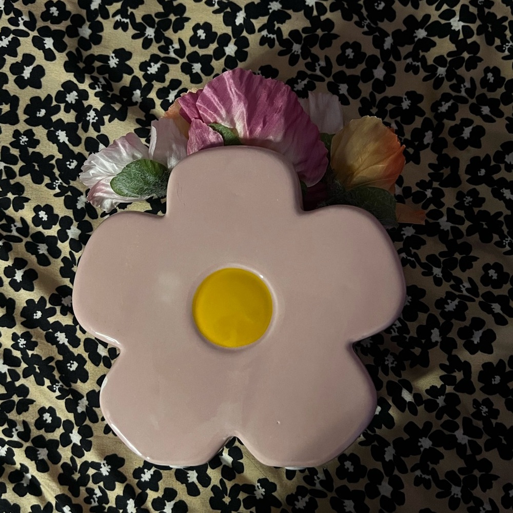 Pink Flower-Shaped Vase with Yellow Center